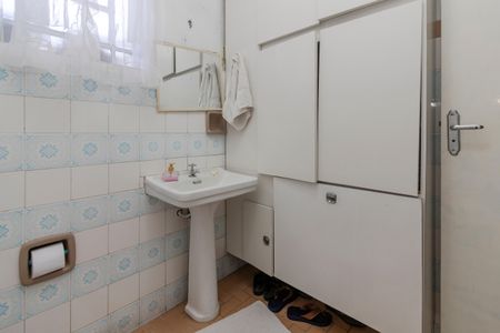 Casa à venda com 230m², 2 quartos e 4 vagas Casa à venda com 230m², 2 quartos e 4 vagasBanheiro