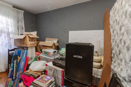 Casa à venda com 230m², 2 quartos e 4 vagas Casa à venda com 230m², 2 quartos e 4 vagasQuarto