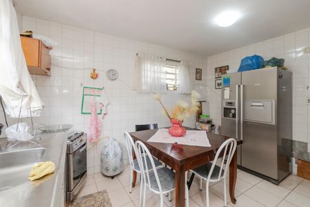 Casa à venda com 230m², 2 quartos e 4 vagas Casa à venda com 230m², 2 quartos e 4 vagasCozinha