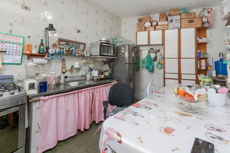 Casa à venda com 230m², 2 quartos e 4 vagas Casa à venda com 230m², 2 quartos e 4 vagasEdícula/ Cozinha