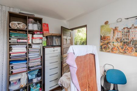 Casa à venda com 230m², 2 quartos e 4 vagas Casa à venda com 230m², 2 quartos e 4 vagasSala