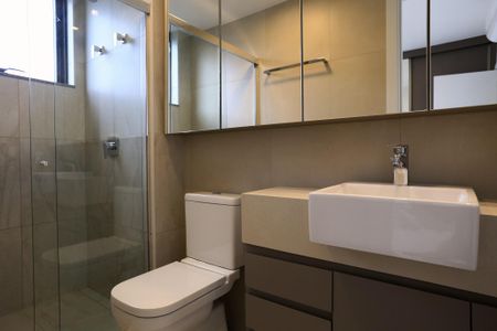 Apartamento para alugar com 69m², 2 quartos e 2 vagas Apartamento para alugar com 69m², 2 quartos e 2 vagasBanheiro da Suíte 1