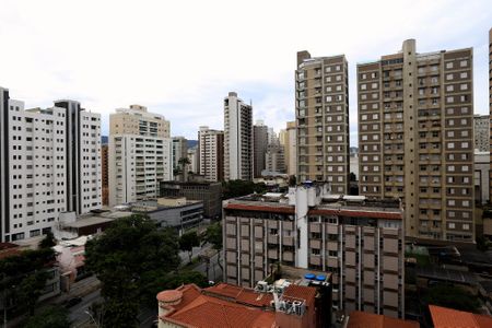 Vista da Suíte de apartamento para alugar com 2 quartos, 69m² em Lourdes, Belo Horizonte