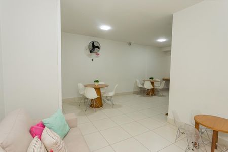 Apartamento para alugar com 47m², 2 quartos e sem vagaSalão de festas adulto