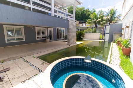Casa de condomínio para alugar com 800m², 6 quartos e 6 vagasÁrea externa