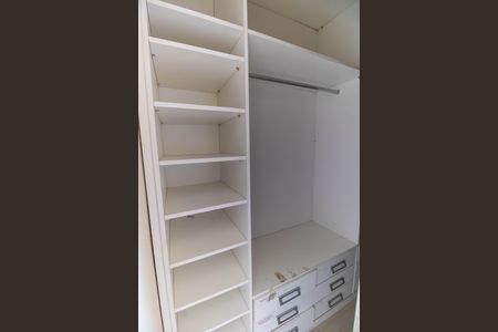 Casa de condomínio para alugar com 800m², 6 quartos e 6 vagasCloset da suíte 2