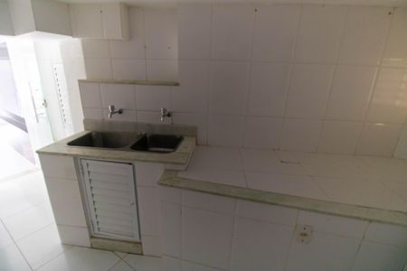 Casa de condomínio para alugar com 800m², 6 quartos e 6 vagasÁrea de Serviço