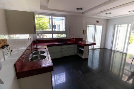 Casa de condomínio para alugar com 800m², 6 quartos e 6 vagasCozinha