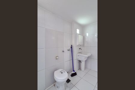 Banheiro de kitnet/studio para alugar com 1 quarto, 30m² em Água Branca, São Paulo