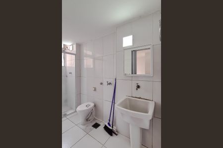 Banheiro de kitnet/studio para alugar com 1 quarto, 30m² em Água Branca, São Paulo