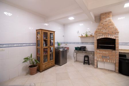 Casa à venda com 150m², 4 quartos e 1 vagaÁrea de Serviço