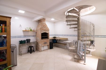 Casa à venda com 150m², 4 quartos e 1 vagaÁrea de Serviço