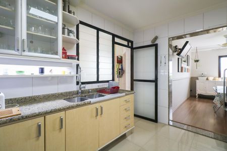 Apartamento à venda com 258m², 4 quartos e 5 vagasCozinha