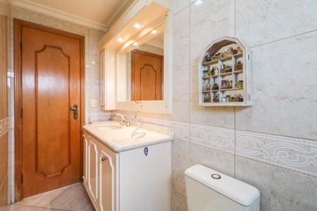 Apartamento à venda com 258m², 4 quartos e 5 vagasBanheiro da Suíte 4