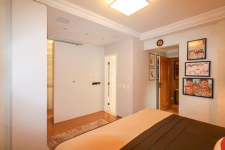 Apartamento à venda com 258m², 4 quartos e 5 vagasSuíte 1