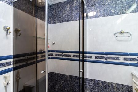 Apartamento à venda com 200m², 4 quartos e 3 vagas Apartamento à venda com 200m², 4 quartos e 3 vagasBanheiro da Suíte 1