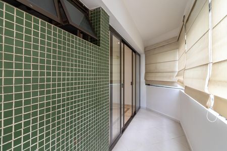 Apartamento à venda com 200m², 4 quartos e 3 vagas Apartamento à venda com 200m², 4 quartos e 3 vagasVaranda da Sala de Jantar