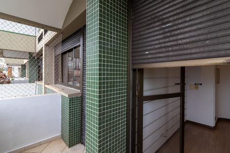 Apartamento à venda com 200m², 4 quartos e 3 vagas Apartamento à venda com 200m², 4 quartos e 3 vagasVaranda das Suítes 1 e 2