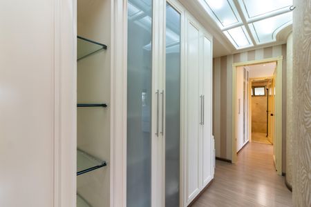 Apartamento à venda com 200m², 4 quartos e 3 vagas Apartamento à venda com 200m², 4 quartos e 3 vagasCorredor dos Quartos