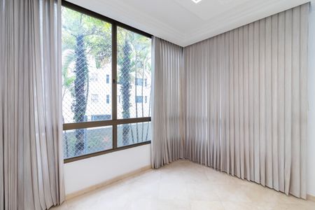 Apartamento à venda com 200m², 4 quartos e 3 vagas Apartamento à venda com 200m², 4 quartos e 3 vagasSala de TV