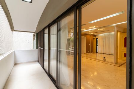 Varanda da Sala de Estar de apartamento para alugar com 4 quartos, 200m² em Jardim Santa Angelina, São Paulo