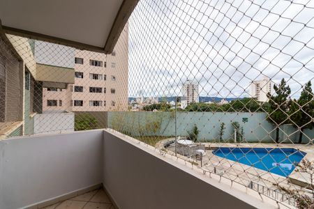 Apartamento à venda com 200m², 4 quartos e 3 vagas Apartamento à venda com 200m², 4 quartos e 3 vagasVaranda das Suítes 1 e 2