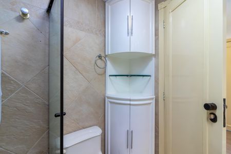 Apartamento à venda com 200m², 4 quartos e 3 vagas Apartamento à venda com 200m², 4 quartos e 3 vagasBanheiro da Suíte 4