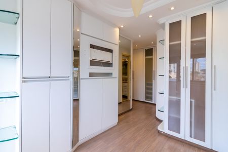 Apartamento à venda com 200m², 4 quartos e 3 vagas Apartamento à venda com 200m², 4 quartos e 3 vagasSuíte 4