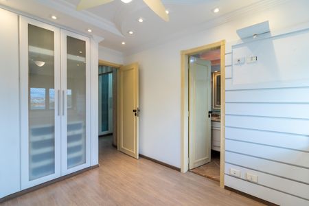 Apartamento à venda com 200m², 4 quartos e 3 vagas Apartamento à venda com 200m², 4 quartos e 3 vagasSuíte 2