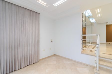 Apartamento à venda com 200m², 4 quartos e 3 vagas Apartamento à venda com 200m², 4 quartos e 3 vagasSala de TV