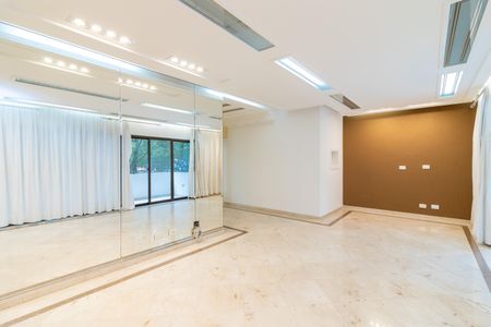 Apartamento à venda com 200m², 4 quartos e 3 vagas Apartamento à venda com 200m², 4 quartos e 3 vagasSala de Estar