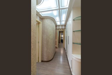 Apartamento à venda com 200m², 4 quartos e 3 vagas Apartamento à venda com 200m², 4 quartos e 3 vagasCorredor dos Quartos