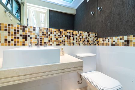 Apartamento à venda com 200m², 4 quartos e 3 vagas Apartamento à venda com 200m², 4 quartos e 3 vagasLavabo