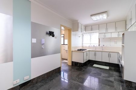 Apartamento à venda com 200m², 4 quartos e 3 vagas Apartamento à venda com 200m², 4 quartos e 3 vagasCozinha