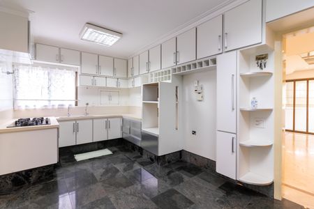 Apartamento à venda com 200m², 4 quartos e 3 vagas Apartamento à venda com 200m², 4 quartos e 3 vagasCozinha