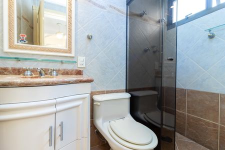 Apartamento à venda com 200m², 4 quartos e 3 vagas Apartamento à venda com 200m², 4 quartos e 3 vagasBanheiro da Suíte 2