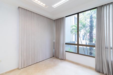 Apartamento à venda com 200m², 4 quartos e 3 vagas Apartamento à venda com 200m², 4 quartos e 3 vagasSala de TV