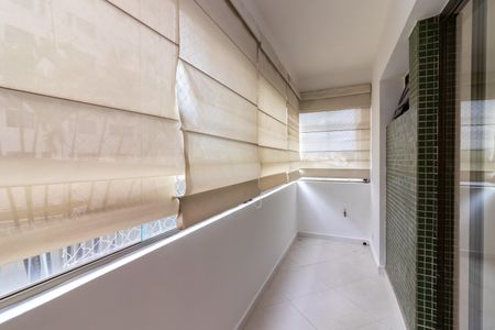 Apartamento à venda com 200m², 4 quartos e 3 vagas Apartamento à venda com 200m², 4 quartos e 3 vagasVaranda da Sala de Jantar