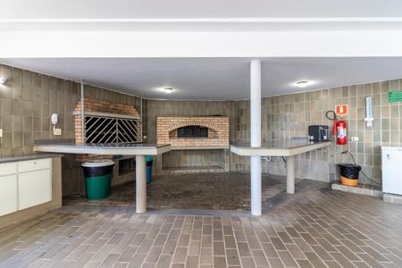 Apartamento à venda com 200m², 4 quartos e 3 vagas Apartamento à venda com 200m², 4 quartos e 3 vagasÁrea comum - Churrasqueira