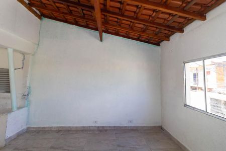 Sala de casa para alugar com 2 quartos, 22m² em Jardim Guairaca, São Paulo