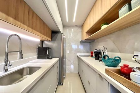 Apartamento à venda com 106m², 2 quartos e 2 vagas Apartamento à venda com 106m², 2 quartos e 2 vagasCozinha