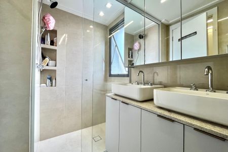 Apartamento à venda com 106m², 2 quartos e 2 vagas Apartamento à venda com 106m², 2 quartos e 2 vagasBanheiro 2 da Suíte 1