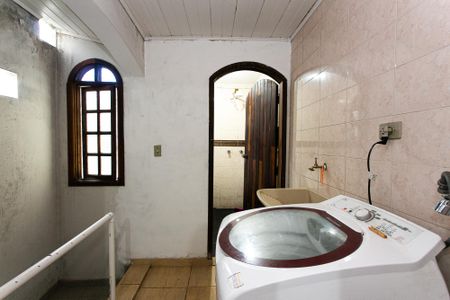 Casa à venda com 90m², 4 quartos e 1 vagaÁrea de Serviço