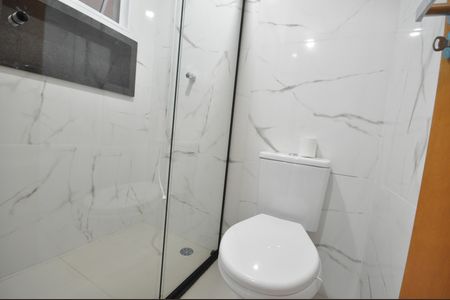 Banheiro de apartamento à venda com 1 quarto, 33m² em Vila Mazzei, São Paulo