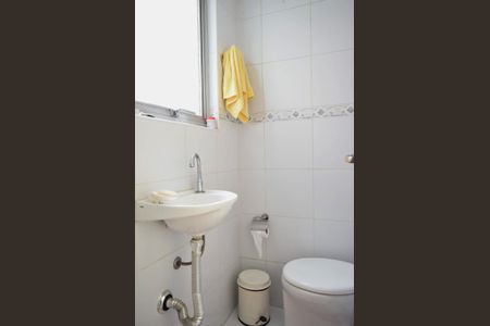 Apartamento à venda com 100m², 2 quartos e 1 vagaÁrea de Serviço - banheiro