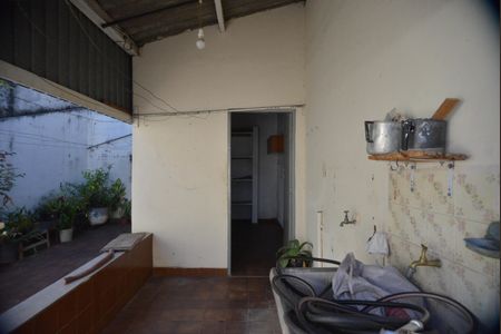 Casa à venda com 94m², 2 quartos e 1 vagaÁrea de Serviço