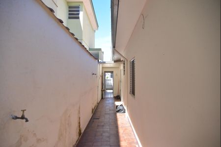 Casa à venda com 94m², 2 quartos e 1 vagaQuintal