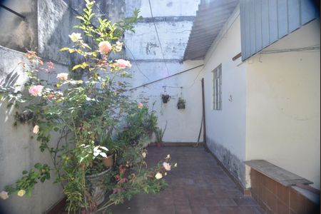 Casa à venda com 94m², 2 quartos e 1 vagaQuintal