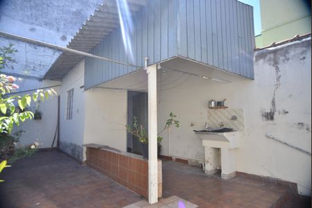 Casa à venda com 94m², 2 quartos e 1 vagaÁrea de Serviço