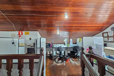 Casa à venda com 371m², 4 quartos e 4 vagas Casa à venda com 371m², 4 quartos e 4 vagasQuarto 3